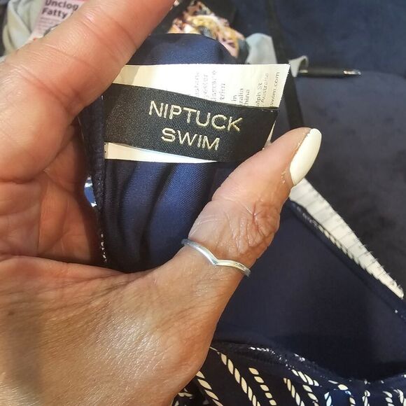 Nip Tuck One Piece Striped Swimsuit Size 6 - Picture 6 of 7